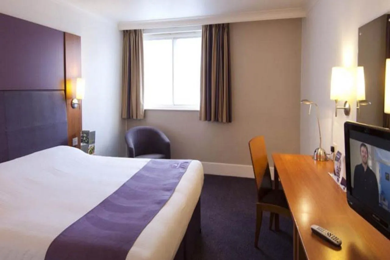 Premier Inn Edinburgh East 3*,